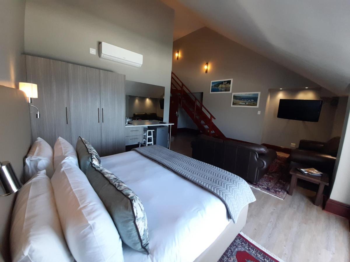 Diaz Hotel And Resort Мозел Бей Екстериор снимка