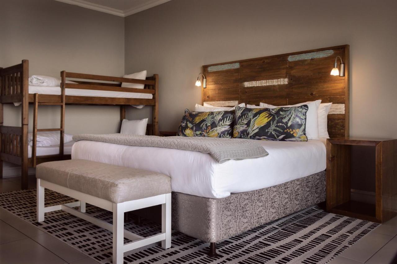 Diaz Hotel And Resort Мозел Бей Екстериор снимка